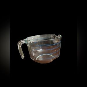 Vintage Pyrex m 640 Very Large Measuring  8 Cup Mixing Bowl